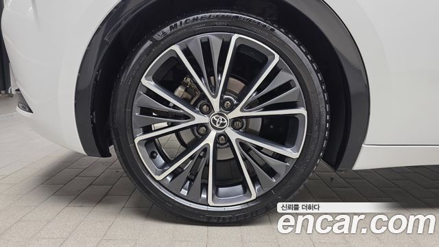 Toyota Prius 2.0 XLE — пробег 26 012 км