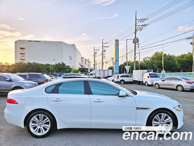 Jaguar XF 20d Portfolio AWD — пробег 105 461 км — фото 5 из 5