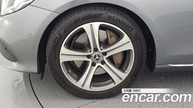 Mercedes-Benz E-Class из Кореи Encar