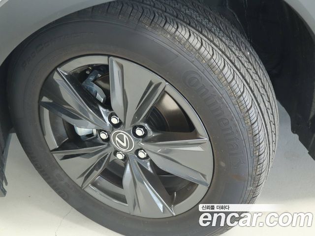 Lexus UX 2.0 2WD — пробег 885 км — фото 5 из 5