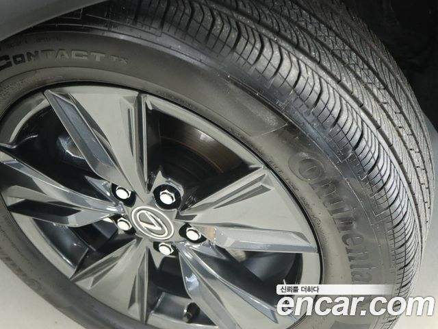 Lexus UX 2.0 2WD — пробег 4 528 км — фото 5 из 5