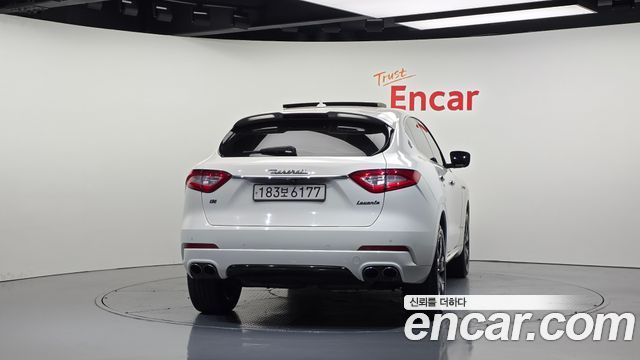 Maserati Levante 3.0 AWD — пробег 142 734 км — фото 4 из 5