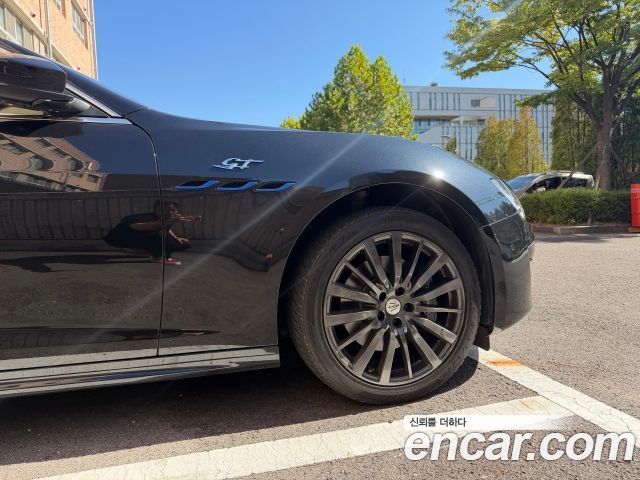 Maserati Ghibli 2.0 GT 3rd — пробег 61 570 км