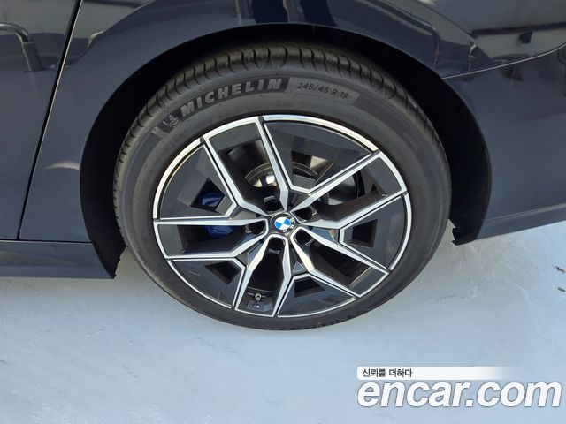 BMW 5-Series 523d xDrive M Sport — пробег 4 001 км — фото 5 из 5