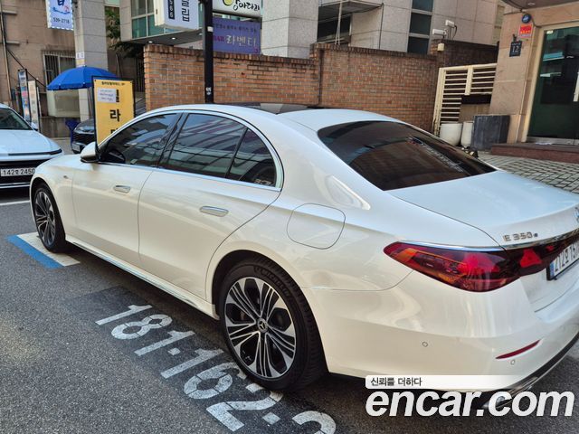 Mercedes-Benz E-Class E350e 4MATIC — пробег 30 547 км — фото 4 из 5