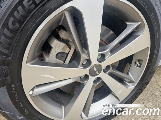 Genesis GV80 2.5T Gasoline AWD — пробег 68 100 км