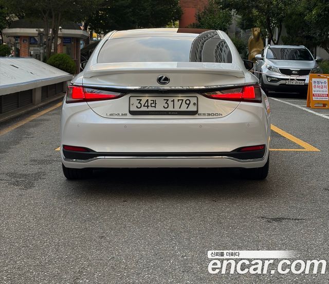 Lexus ES Luxury Plus — пробег 92 400 км — фото 2 из 5