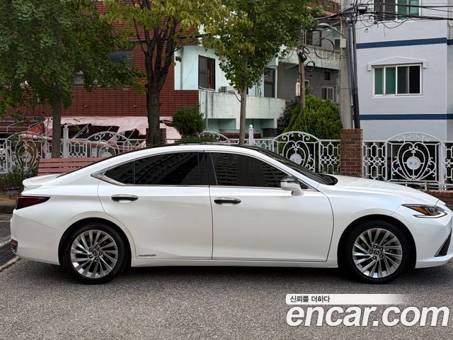 Lexus ES Luxury Plus — пробег 92 400 км — фото 4 из 5