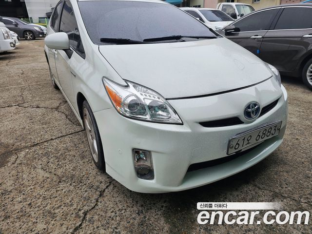 Toyota Prius 1.8 — пробег 127 000 км — фото 2 из 5