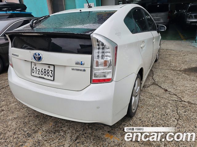 Toyota Prius 1.8 — пробег 127 000 км — фото 4 из 5