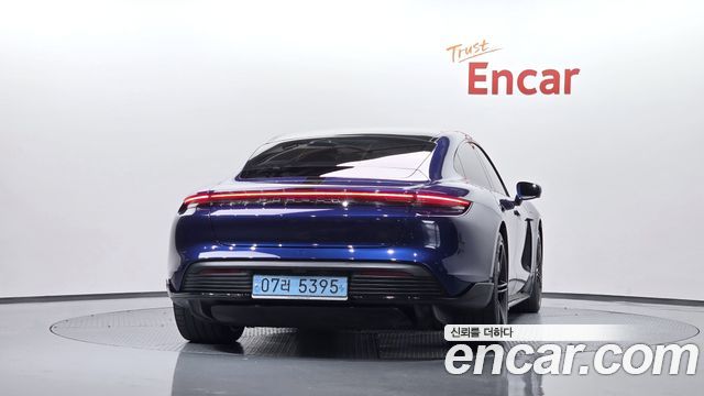 Porsche Taycan 4S — пробег 78 893 км — фото 4 из 5