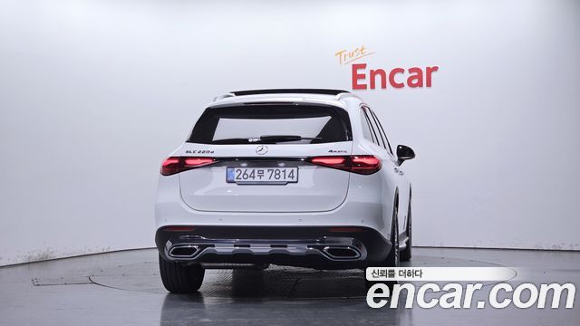 Mercedes-Benz GLC-Class GLC220 d 4MATIC — пробег 9 099 км — фото 4 из 5