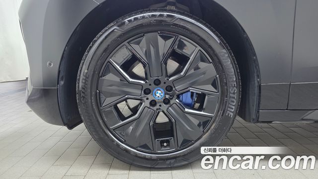 BMW iX xDrive50 Sport Special Edition — пробег 17 932 км — фото 5 из 5
