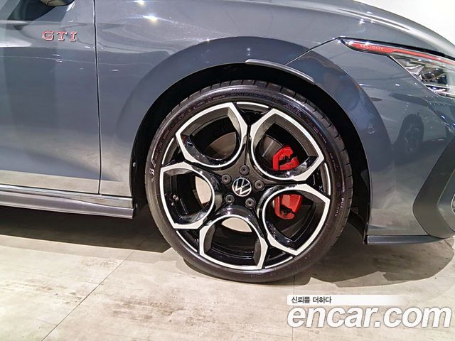 Volkswagen Golf 2.0 GTI — пробег 5 966 км — фото 5 из 5