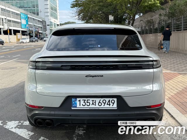 Porsche Cayenne 3.0 E-Hybrid Coupe — пробег 22 900 км — фото 3 из 5