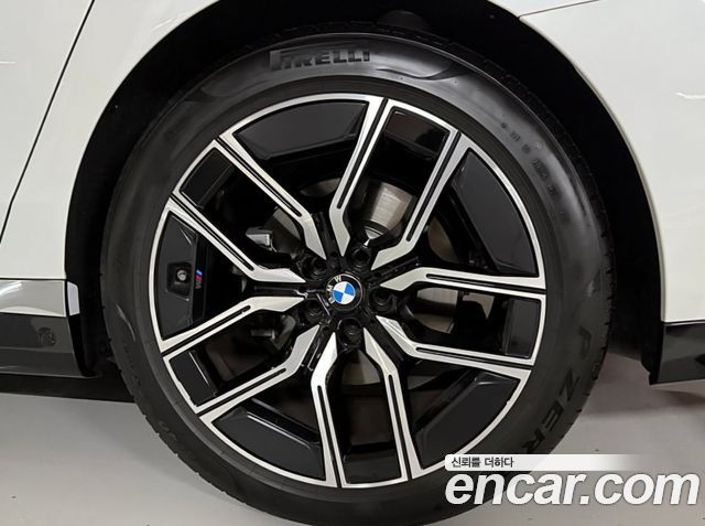 BMW 7-Series 740i xDrive M Sport — пробег 33 000 км
