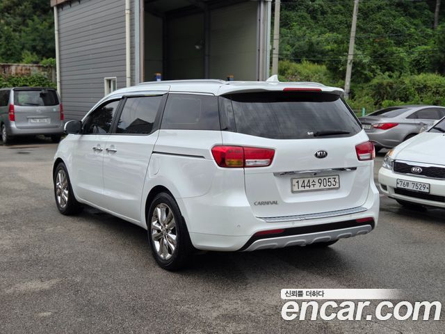 Kia Carnival из Кореи Encar
