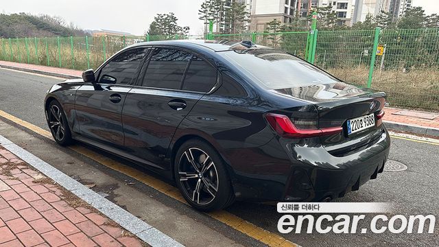 BMW 3-Series 320i M Sport — пробег 35 925 км