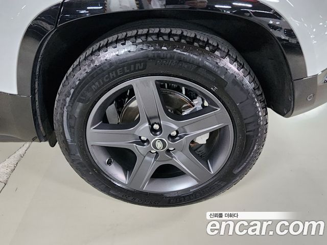 Land Rover Defender 110 P300 X-Dynamic SE — пробег 16 385 км