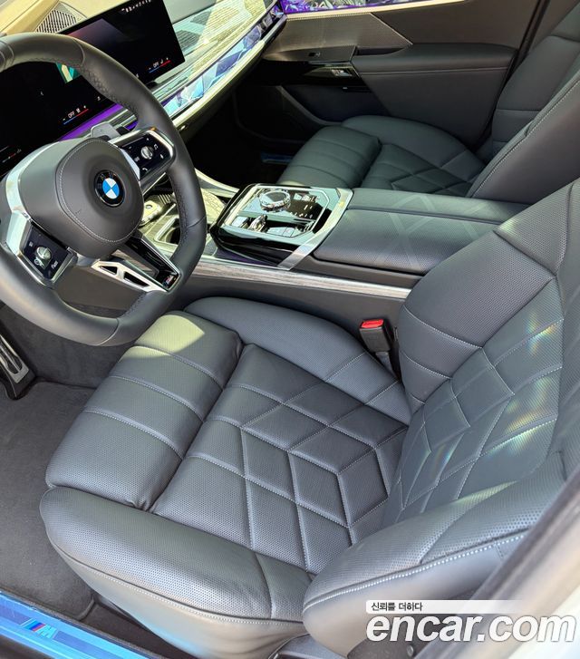 BMW 7-Series 740i xDrive M Sport — пробег 25 000 км