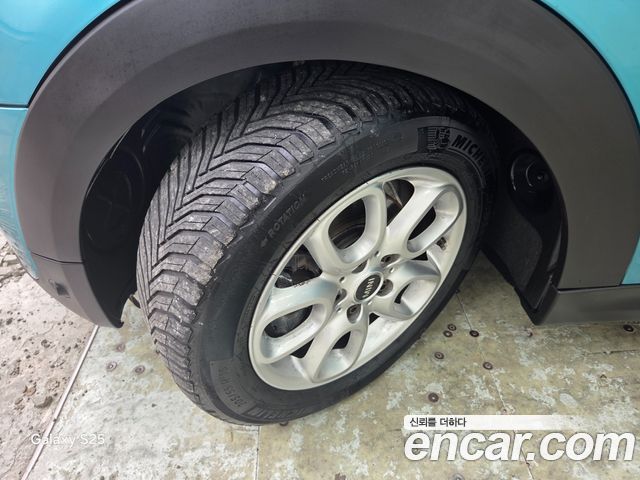 Mini Cooper Convertible Standard 3rd Generation — пробег 174 366 км