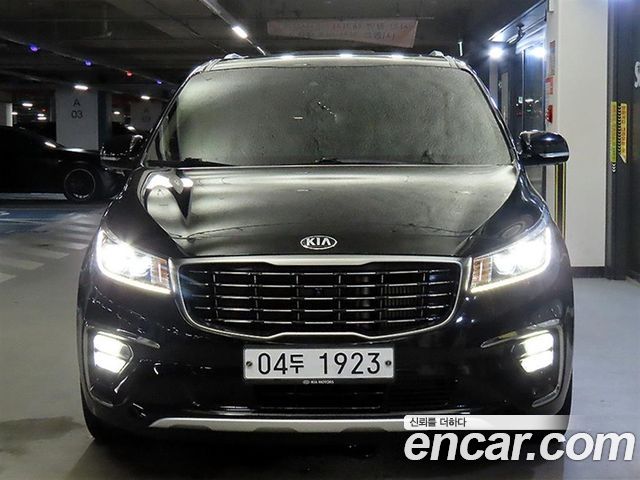 Kia Carnival 9-Seater Noblesse Special — пробег 24 354 км