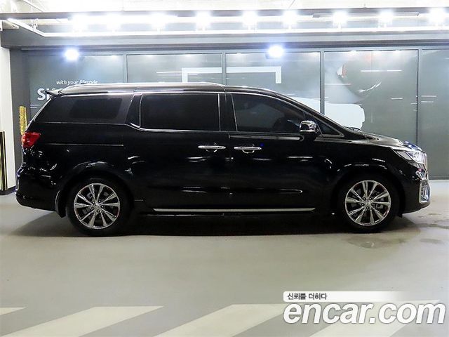 Kia Carnival 9-Seater Noblesse Special — пробег 24 354 км