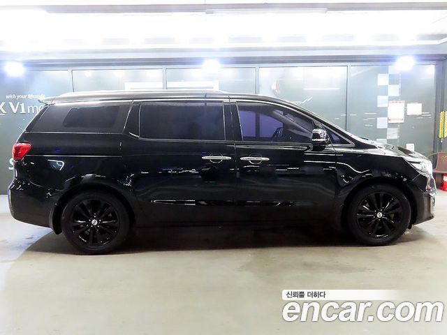 Kia Carnival 9-seater Prestige — пробег 126 475 км
