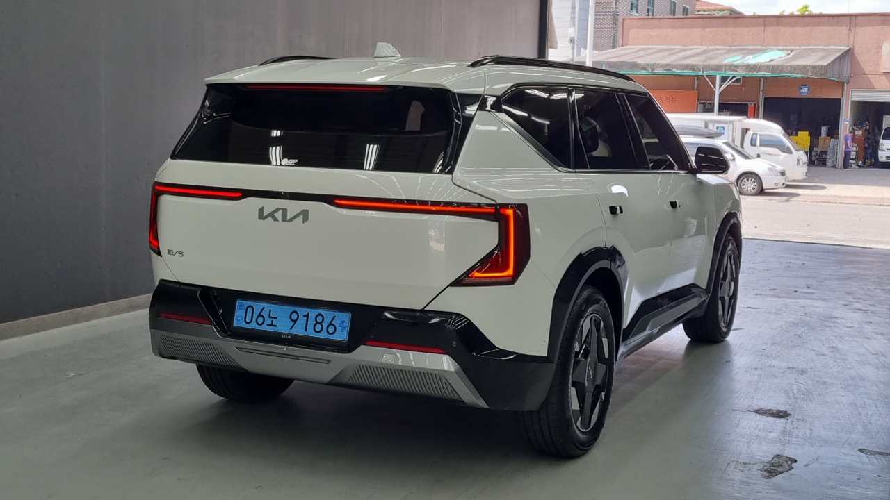 Kia EV5 Long Range 2WD Earth — пробег 22 233 км