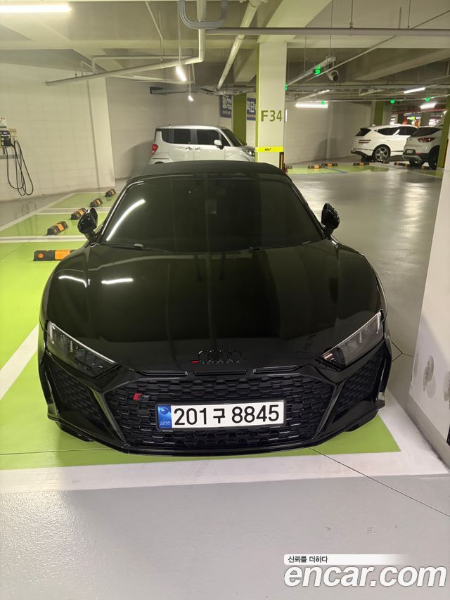 Audi R8 5.2 V10 Performance Spyder — пробег 27 000 км