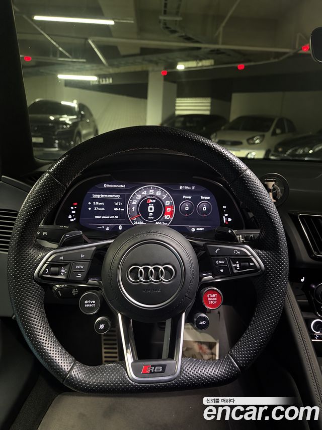 Audi R8 5.2 V10 Performance Spyder — пробег 27 000 км