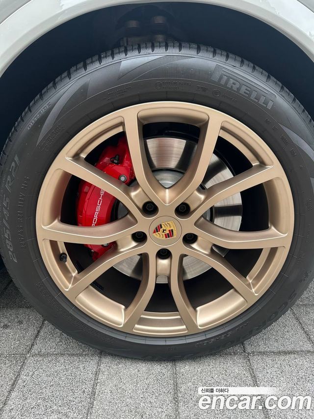Porsche Cayenne 3.0 S E-Hybrid Coupe — пробег 26 000 км