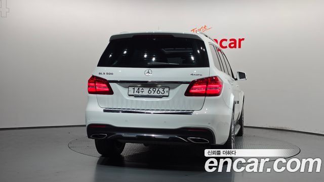 Mercedes-Benz GLS-Class GLS500 4MATIC — пробег 52 903 км