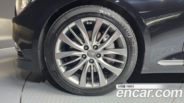 Hyundai Genesis из Кореи Encar