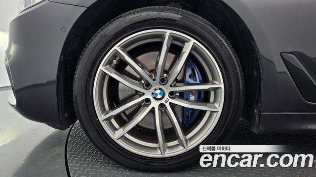 BMW 5-Series 530i xDrive M Sport Package Plus — пробег 87 186 км — фото 5 из 5