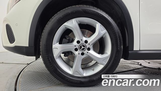 Mercedes-Benz GLA-Class GLA220 — пробег 59 467 км