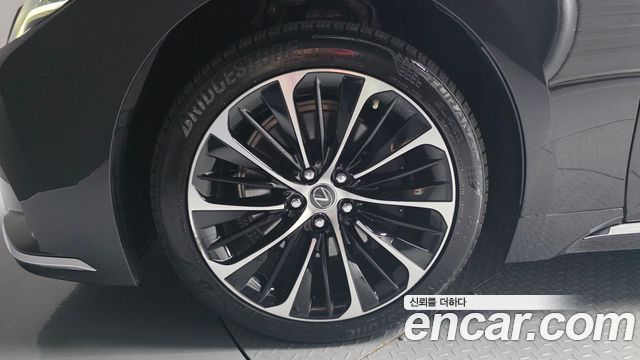 Lexus LS 3.5 Luxury AWD — пробег 59 743 км