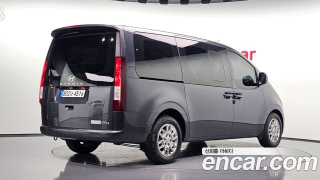 Hyundai Staria Cargo 5-Seater Modern — пробег 173 950 км — фото 2 из 5
