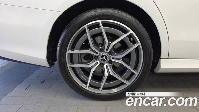 Mercedes-Benz E-Class E220d 4MATIC AMG Line — пробег 95 090 км — фото 5 из 5