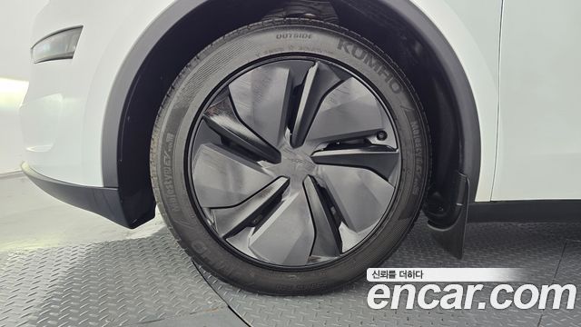 Tesla Model Y Premium RWD — пробег 14 759 км — фото 5 из 5