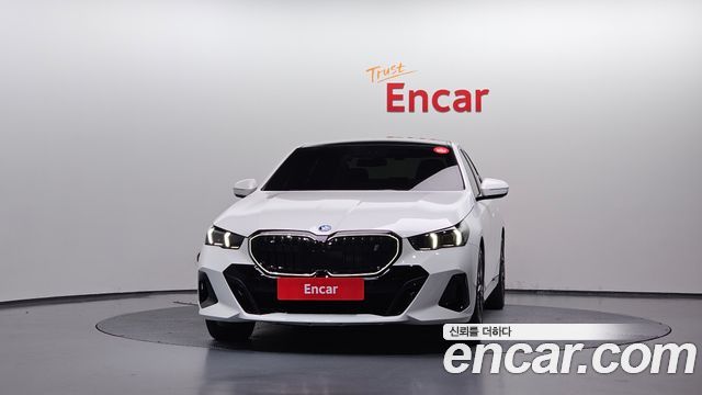 BMW i5 eDrive 40 M Sport Pro — пробег 37 645 км — фото 3 из 5