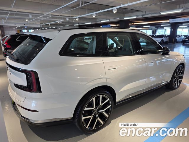 Volvo EX90 Twin Motor Performance Ultra 6-Seater — пробег 546 км — фото 4 из 5
