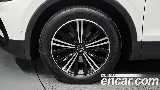 Volkswagen Tiguan 2.0 TDI Premium — пробег 32 518 км — фото 5 из 5