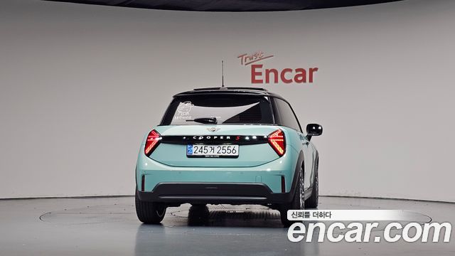 Mini Cooper Favoured — пробег 17 886 км — фото 4 из 5