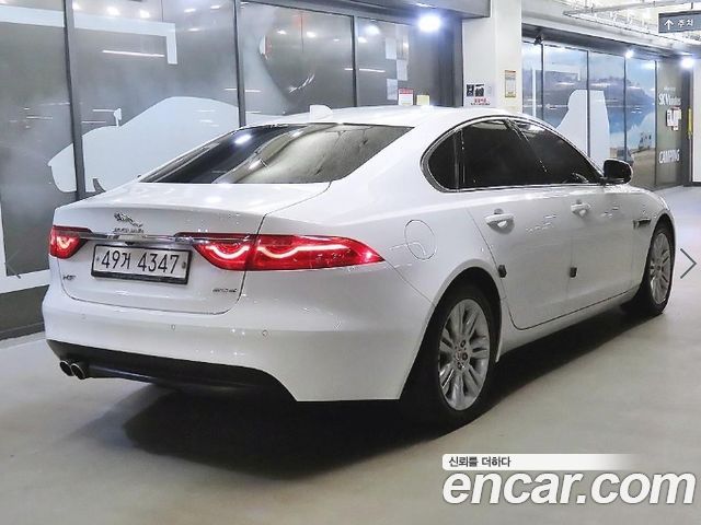 Jaguar XF 20d Portfolio — пробег 176 943 км — фото 4 из 5
