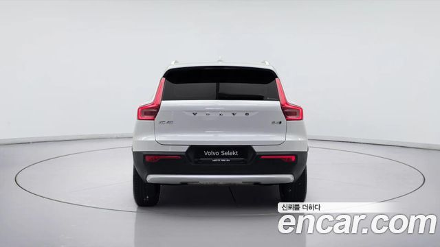 Volvo XC40 B4 Ultra Bright — пробег 5 622 км — фото 4 из 5
