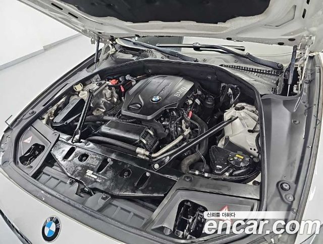 BMW 5-Series 520d xDrive M Aero Dynamic — пробег 219 905 км — фото 5 из 5