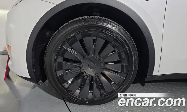 Tesla Model Y Long Range AWD — пробег 73 504 км — фото 5 из 5