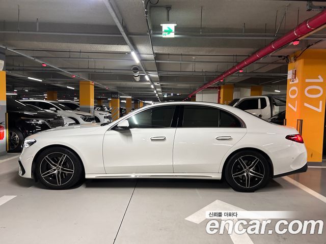 Mercedes-Benz E-Class E300 4MATIC AMG Line — пробег 23 000 км — фото 5 из 5