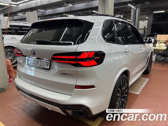BMW X5 xDrive 50e M Sport — пробег 15 117 км — фото 5 из 5